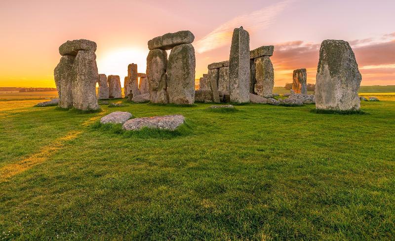 Geography Story: Stonehenge, England
