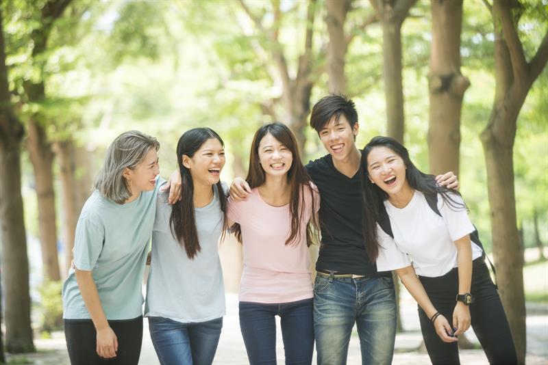 Culture Story: #1 Chinese seem unfriendly. This is their national trait not show their true feelings to strangers. Chinese can smile only to loved ones
