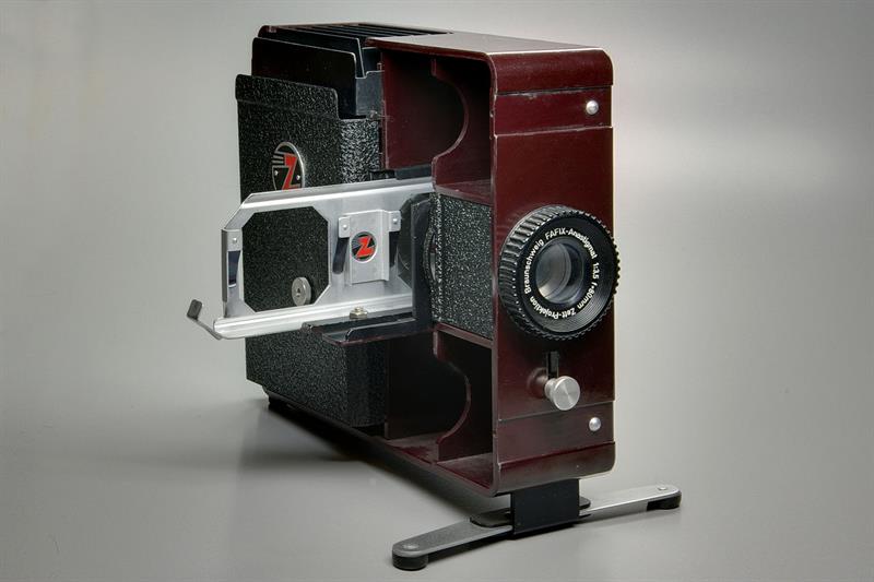 Science Story: #22 SLIDE PROJECTOR