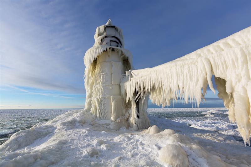 Nature Story: #7 Frozen lighthouses