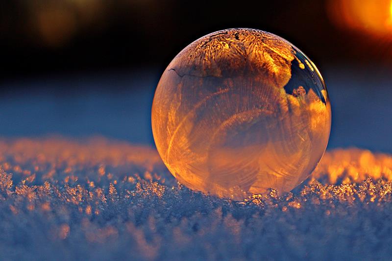 Nature Story: #2 Perfect frozen bubbles