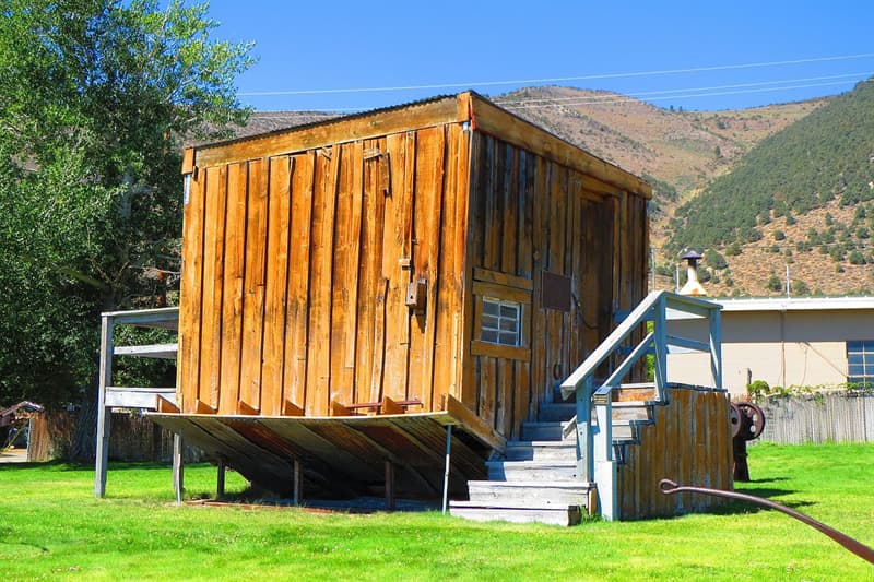 Culture Story: #5 A modest house in Lee Vining, California