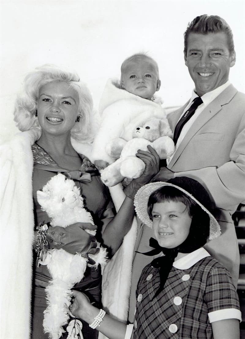 History Story: personal life children husbands Kennedy facts about Jayne Mansfield biography old Hollywood