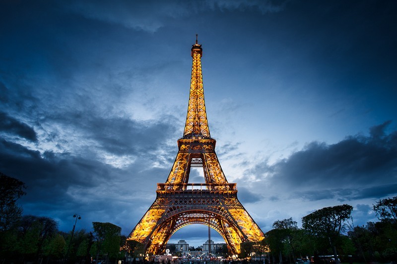 Scienza Domande: In quali mesi la Torre Eiffel è più alta?