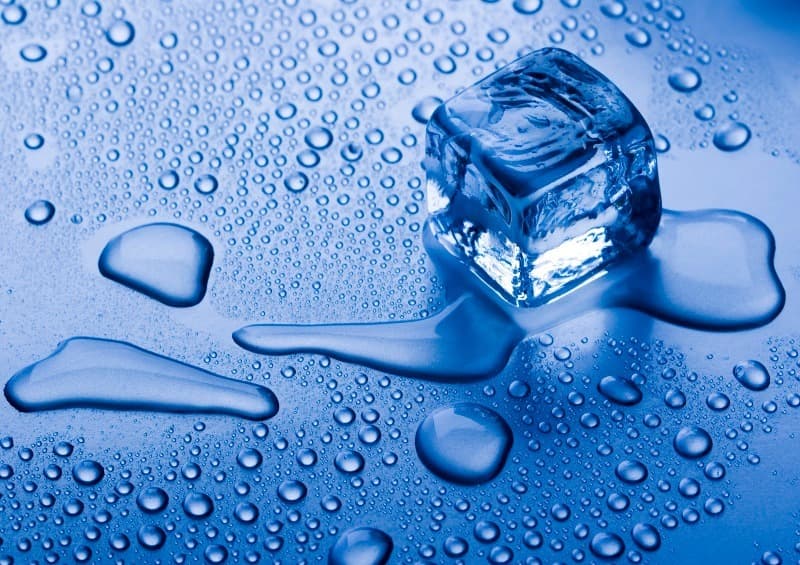 nauka Pytanie-Ciekawostka: Gorąca woda może zamarzać szybciej niż zimna woda.