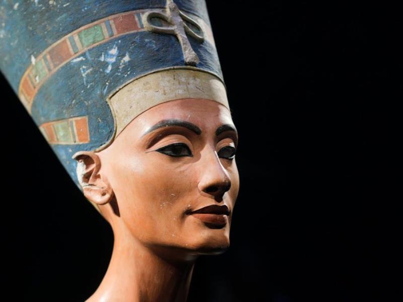 История Вопрос: Кто был мужем Нефертити?