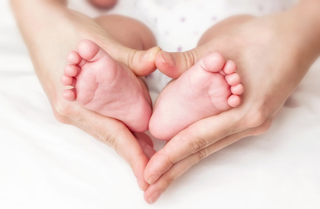 Наука Запитання-цікавинка: Чи може новонароджене немовля дихати і ковтати одночасно?