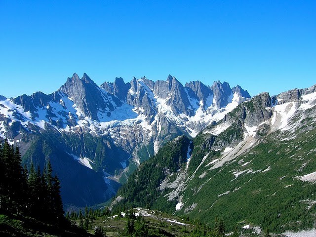 Geography Trivia Question: Where is the Cascade Mountain range found?