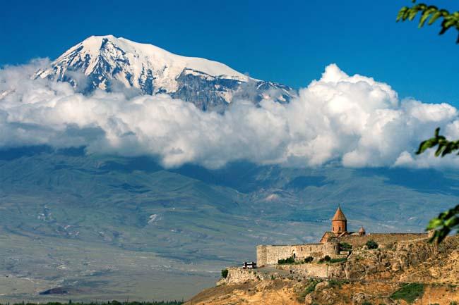 География Вопрос: Где находится гора Арарат?