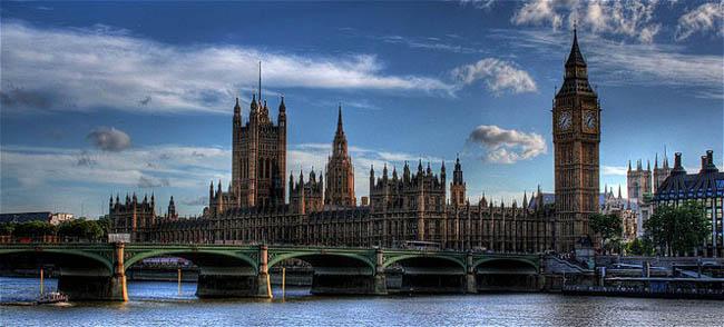 History Trivia Question: How many rooms are there in the present day Palace of Westminster?