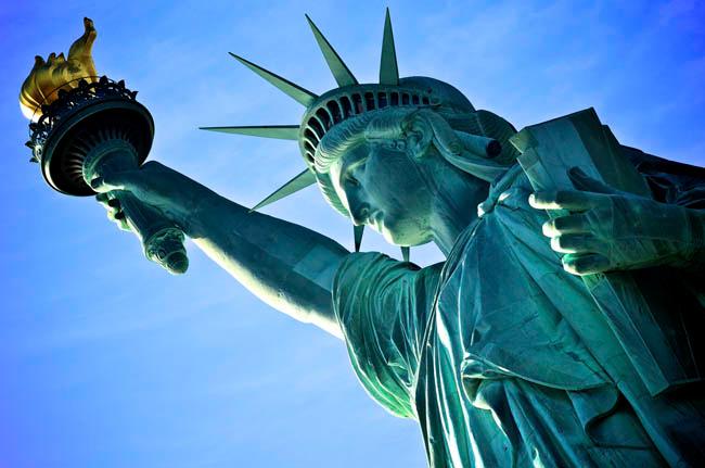 Культура Вопрос: Статуя Свободы всегда была зеленого цвета?