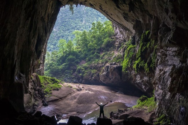 Geography Trivia Question: Where is the biggest known cave situated?