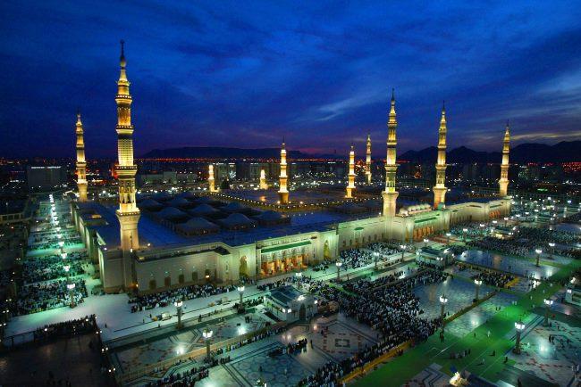 Cultura Pregunta Trivia: ¿Hacia qué ciudad miran los musulmanes durante el rezo?