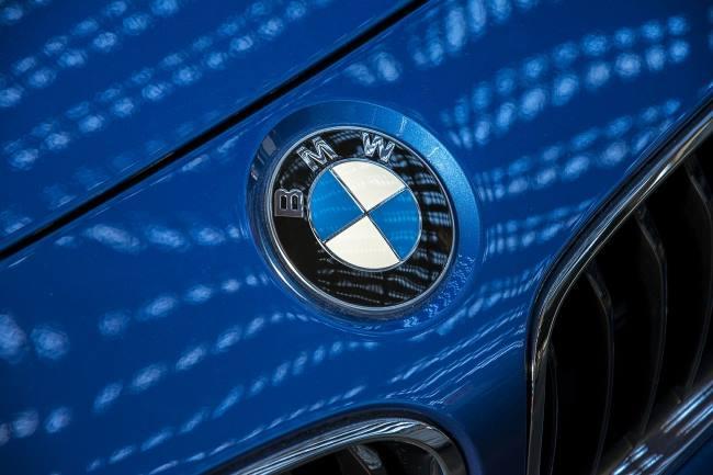 Società Domande: Cosa significa la sigla BMW?