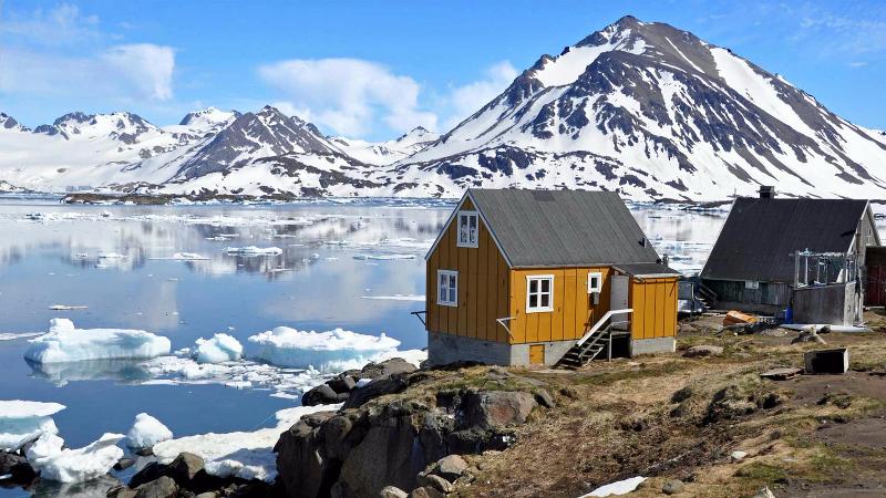Общество Вопрос: Какая страна дала разрешение на самоуправлении Гренландии?