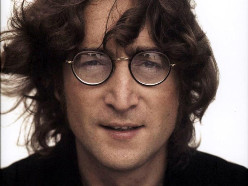 Общество Вопрос: Почему первая жена Джона Леннона подала на развод?
