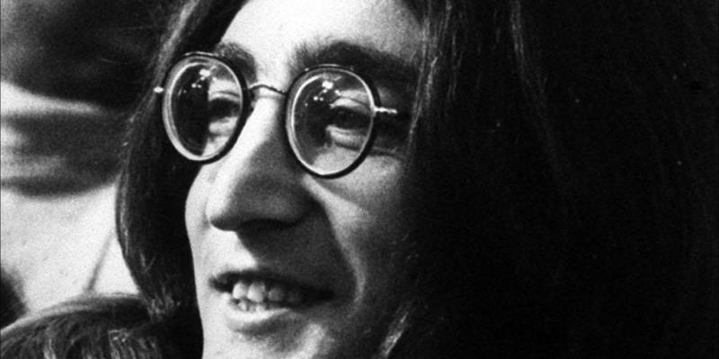 Культура Вопрос: Как зовут убийцу Джона Леннона?