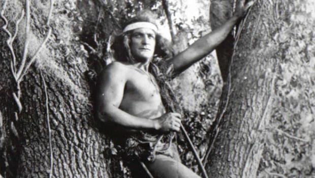 Movies & TV Trivia Question: In what year did Elmo Lincoln first portray Tarzan?