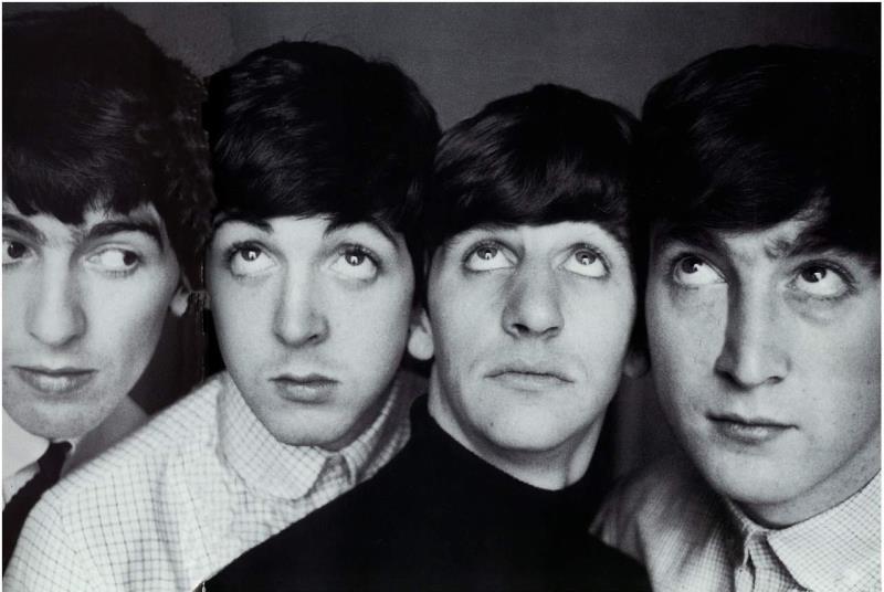 Общество Вопрос: Кто был самым старшим по возрасту участником классического состава группы The Beatles?