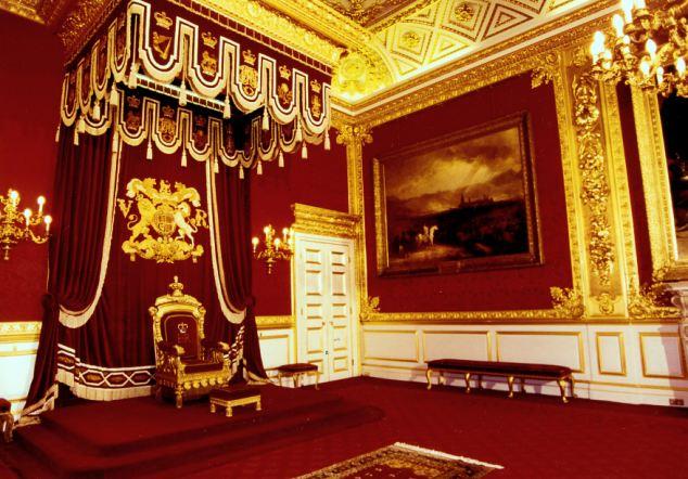История Вопрос: Скольким женщинам удалось посидеть на английском и британском престоле в качестве единоличного правителя?