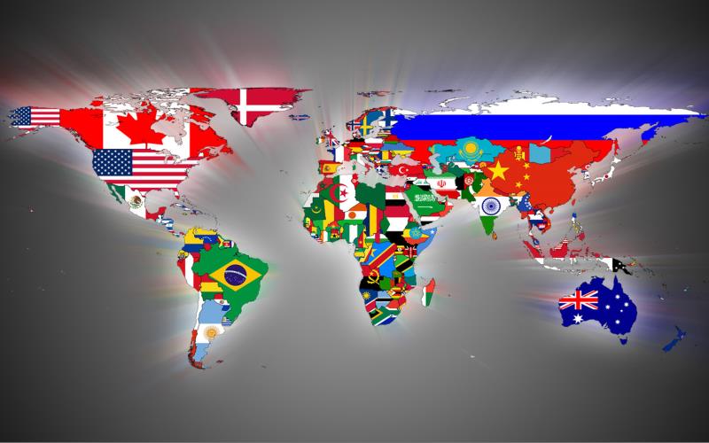 География Вопрос: Сколько государств мира (членов ООН) имеют абсолютно симметричные флаги, которые не меняют своего вида даже будучи перевернутыми как сверху вниз, так и слева на право?