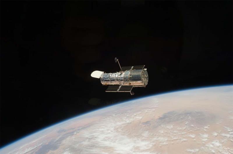 Наука Запитання-цікавинка: Як називається найвідоміший космічний телескоп НАСА?