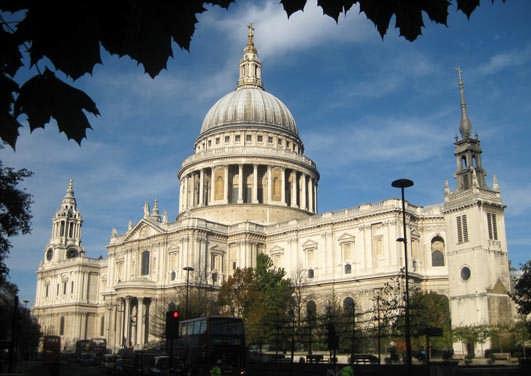 Culture Trivia Question: Who was the famous architect that designed St. Paul's Cathedral, which is located in London, England?