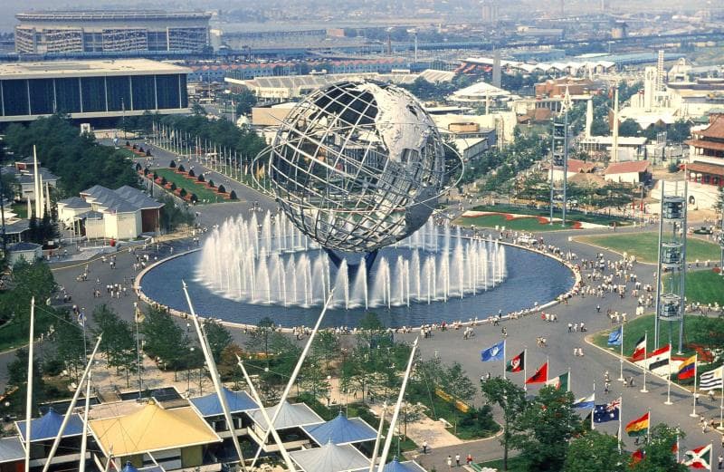 Культура Вопрос: Этот фонтан является символом одной из Всемирных выставок. В каком городе проходила эта Всемирная выставка?