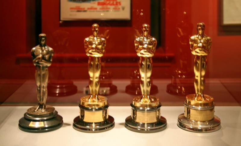 Movies & TV Trivia Question: How many people have refused to accept their Oscars?