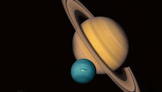 Наука Вопрос: Известно, что ускорение свободного падения на планете зависит от ее массы и радиуса, а также от скорости ее вращения вокруг своей оси. А как вы думаете, на каком газовом гиганте ускорение свободного падения выше - на Сатурне или на Нептуне?
