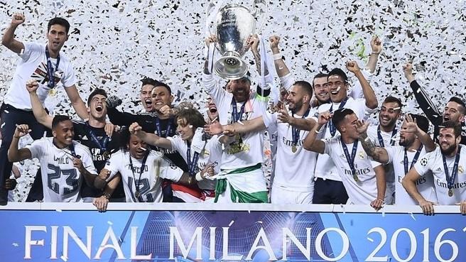 Спорт Вопрос: Сколько раз футбольный клуб "Реал" становился победителем Лиги чемпионов УЕФА (учитывая победы в Кубке Чемпионов)?