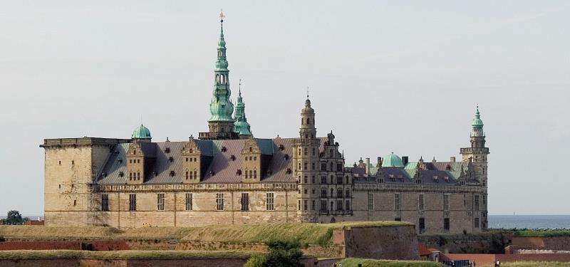 Culture Trivia Question: What famous play begins at Elsinore Castle in Denmark?