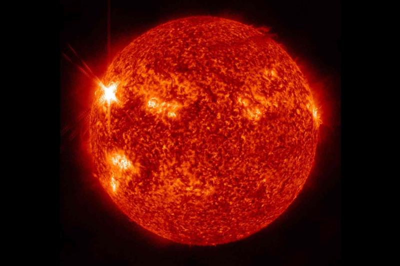 Наука Вопрос: Как называется видимая поверхность Солнца?