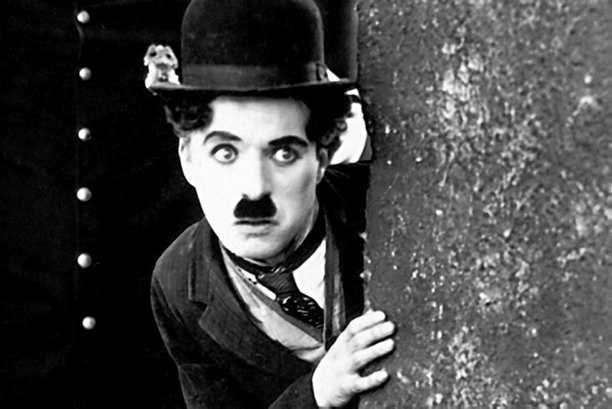 Фільми та серіали Запитання-цікавинка: Як називався перший фільм Чарлі Чапліна, в якому він знявся як актор?