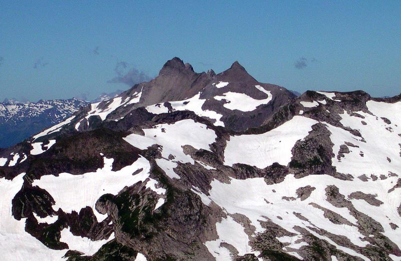 География Вопрос: Что выше - самая высокая гора Лихтенштейна, или самая высокая гора Андорры?
