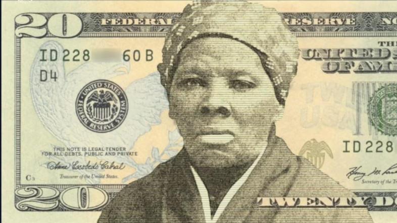 История Вопрос: Недавно было объявлено, что на долларах США нового образца появятся изображения  женщин-борцов за гражданские права. Это не первый случай, когда на банкнотах США появляется изображение женщины. Кто была первой женщиной, изображенной на банкнотах США?