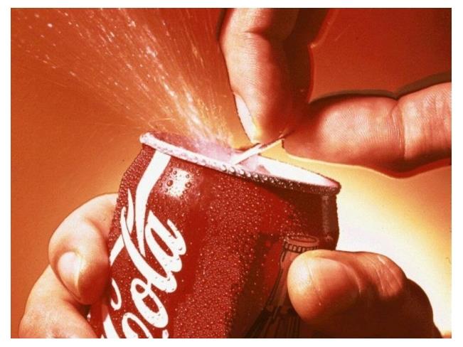 Общество Вопрос: Чье присутствие необходимо для того, чтобы открыть бутылку с Кока-Колой в городе Тулса, Оклахома?