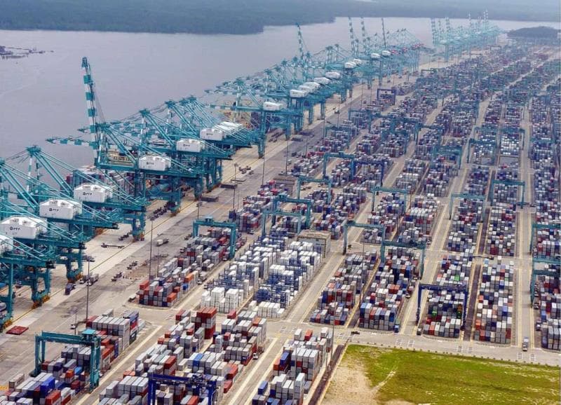 География Вопрос: Какой порт по итогам 2014 года стал самым большим контейнерным портом в мире?
