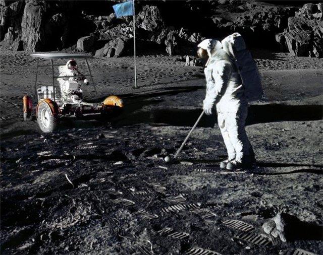 Наука Вопрос: Многие слышали о том, что во время посещения Луны американскими астронавтами один из них сыграл в гольф на лунной поверхности. Как звали этого любителя космического спорта?