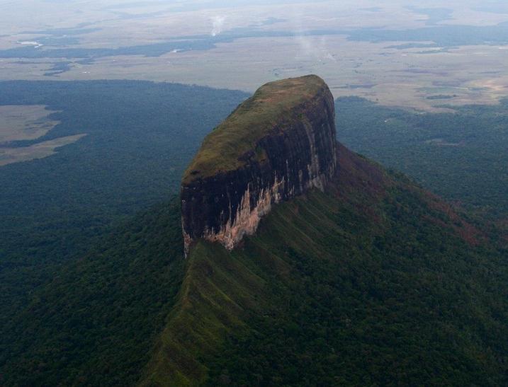Географія Запитання-цікавинка: Яка найвища точка Бразилії?