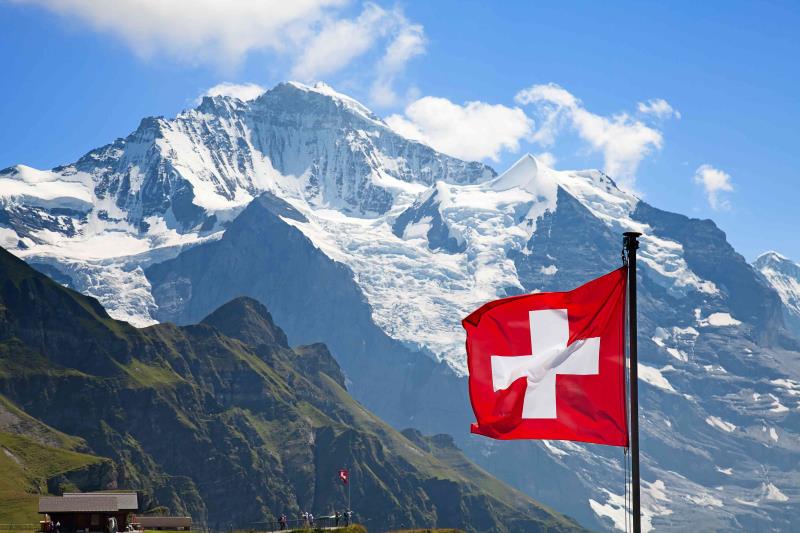 География Вопрос: Швейцария лежит в сердце Альп, а потому на ее территории имеется много гор. А какая гора считается самой высокой в Швейцарии?