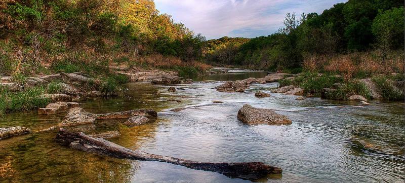 Geography Trivia Question: Dinosaur Valley State Park, famous for its well preserved dinosaur footprints, is located in Texas. What town is it near?