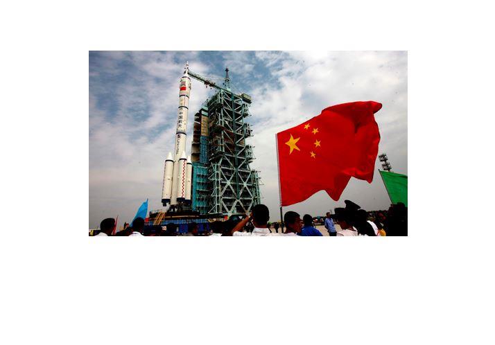 Наука Вопрос: Выходил ли в открытый космос китайский космонавт?
