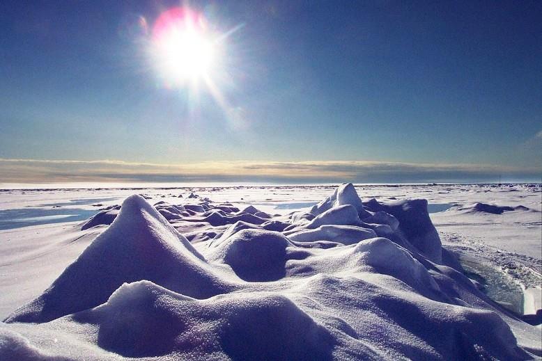 География Вопрос: Южный полюс холоднее Северного?
