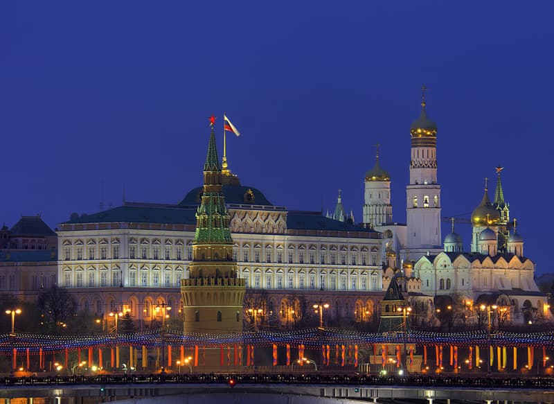 Культура Вопрос: Какая из башен Московского Кремля имеет наибольшую высоту?