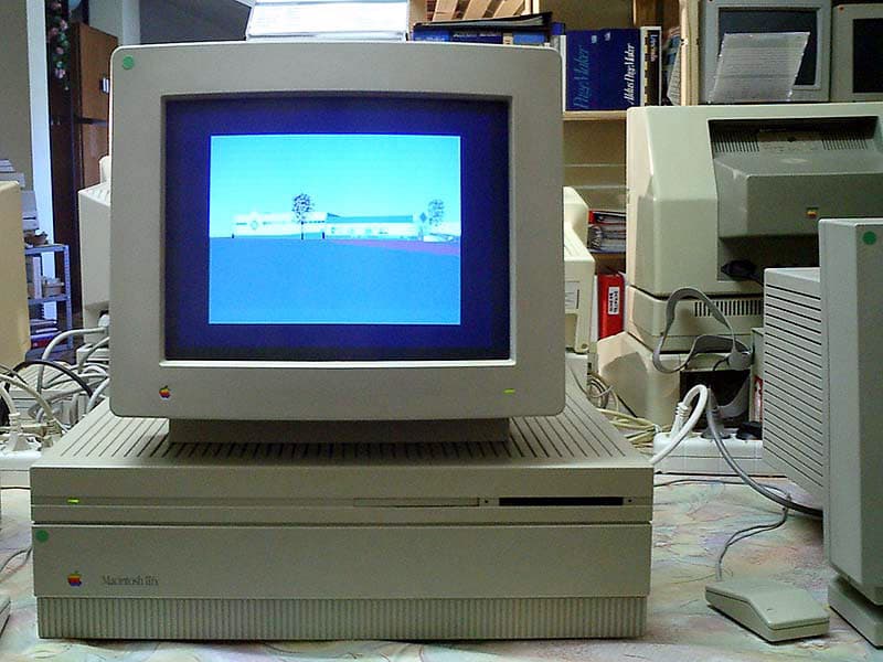 History Trivia Question: The processor used in the 1987 Macintosh II personal computer is the same as that used in the systems of which fighter jet?