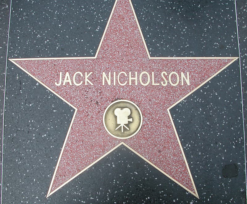Общество Вопрос: До 37 лет известный актер Джек Николсон не был знаком со своей настоящей матерью. Правда ли это?