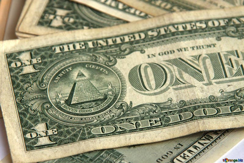 Общество Вопрос: В народе американский доллар часто называют "баксом". Однако в английском языке это слово имеет несколько значений. А какое из ниже указанных значений с наибольшей вероятностью дало название сленговому обозначению американской валюты?