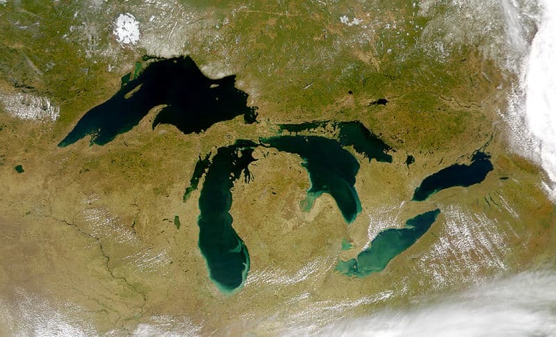Geography Trivia Question: How many US states border the Great Lakes?