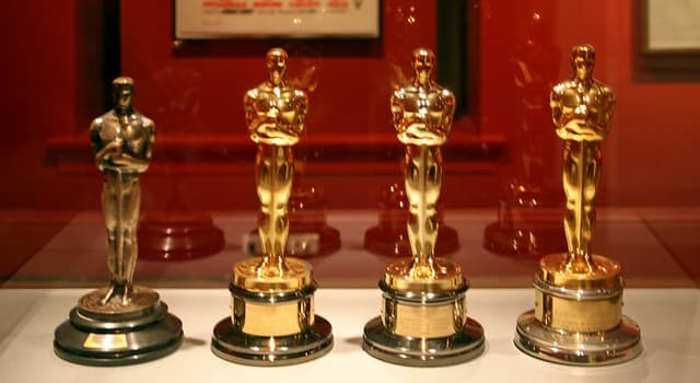 Кино Вопрос: Кто на сегодняшний день имеет в своем активе наибольшее количество наград американской Академии "Оскар" в категории "Лучший актёр (актриса)"?